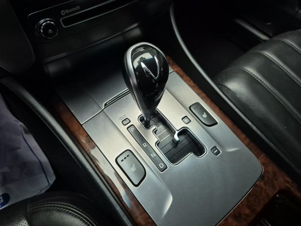 HYUNDAI Equus - Vista 8