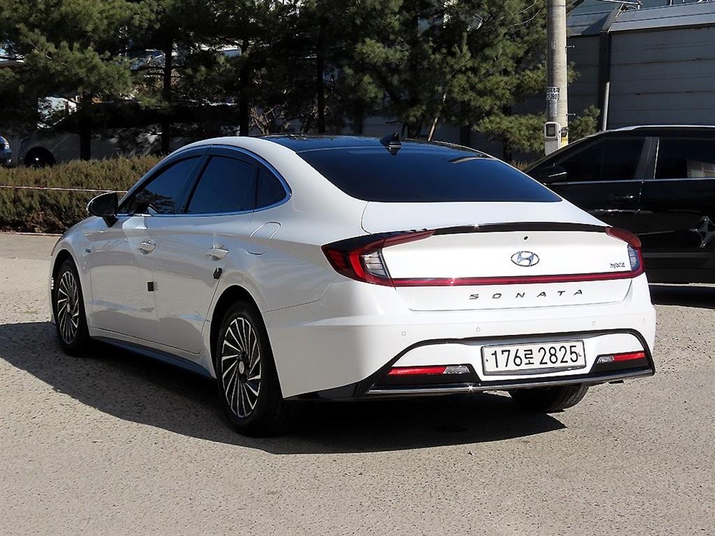 HYUNDAI Sonata - Vista 3