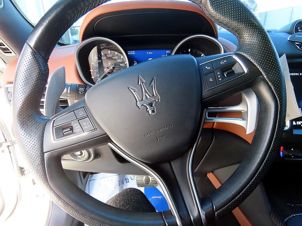 Maserati Levante - Vista 8