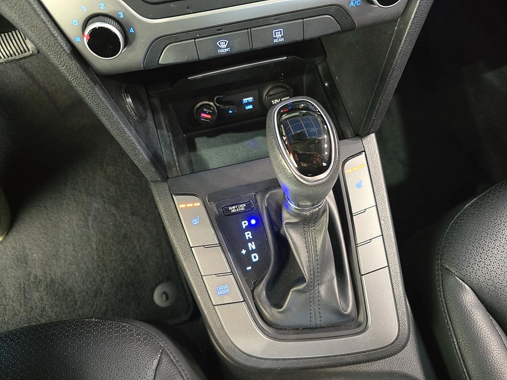 HYUNDAI Avante - Vista 11