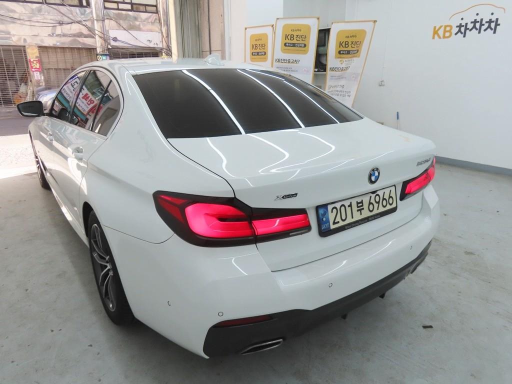 BMW 5 Series - Vista 4