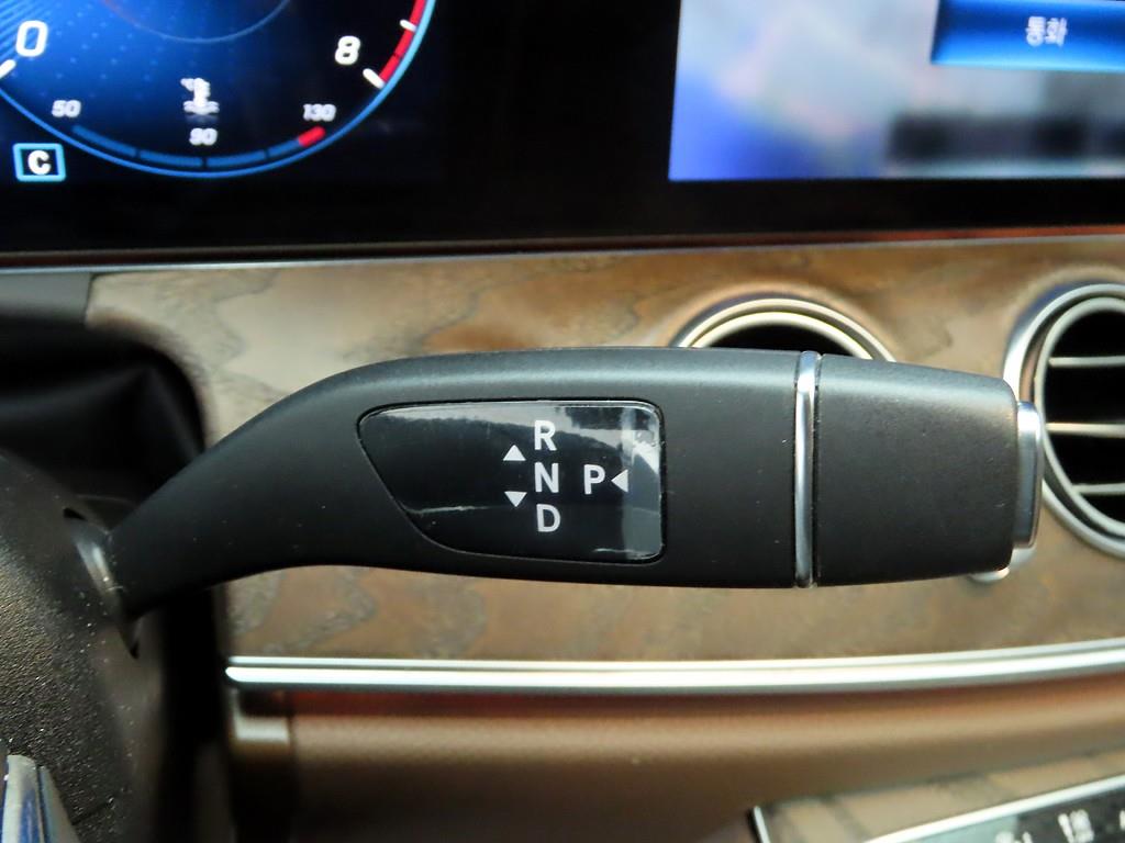 Mercedes Benz E class - Vista 10