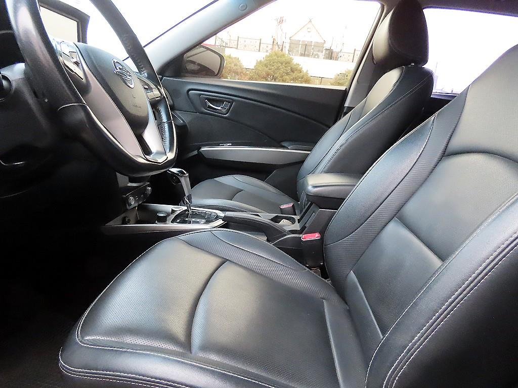 Ssangyong Tivoli - Vista 5