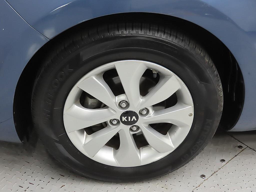 KIA Pride - Vista 9