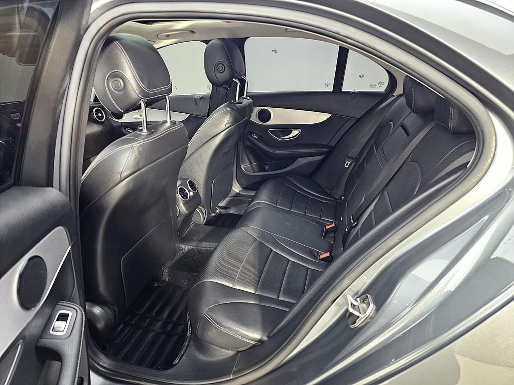 Mercedes Benz C Class - Vista 9