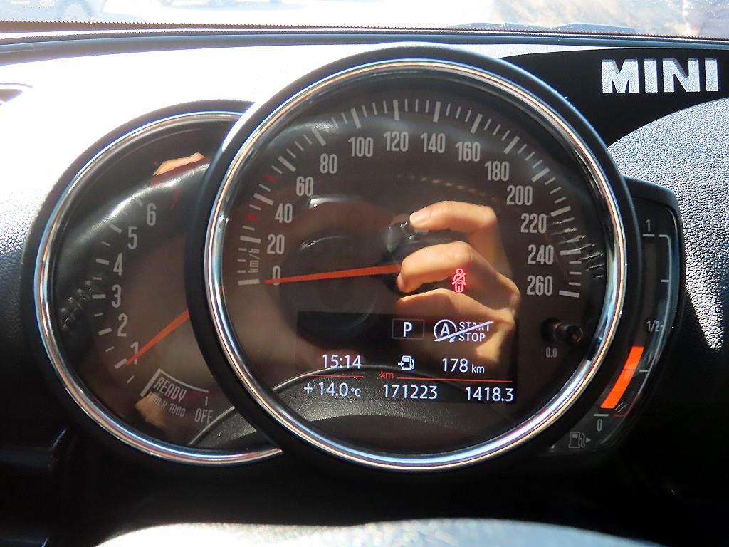 Mini Clubman - Vista 8