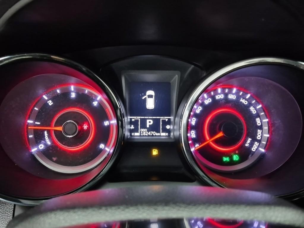 Ssangyong Tivoli - Vista 6