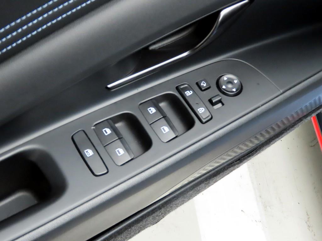 HYUNDAI Avante - Vista 12