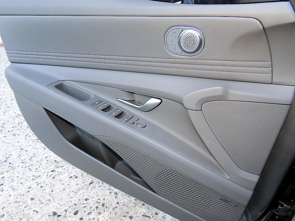 HYUNDAI Avante - Vista 11