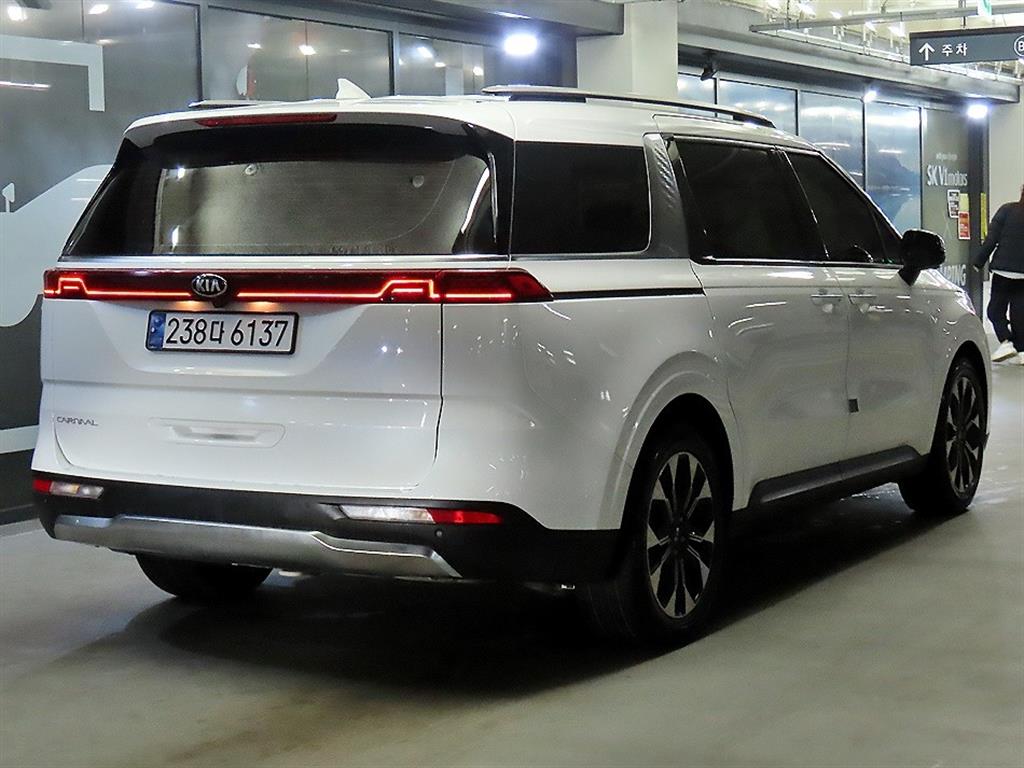 KIA Carnival - Vista 4