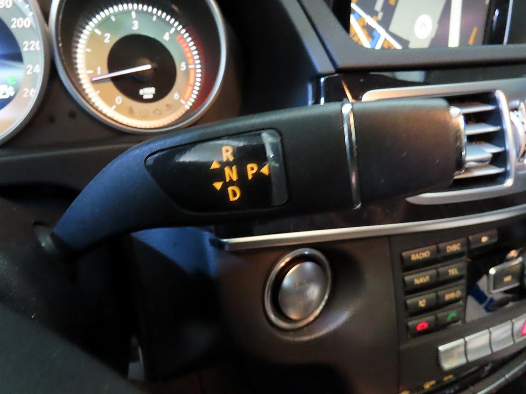 Mercedes Benz E class - Vista 12