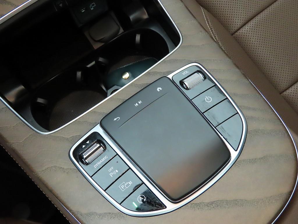 Mercedes Benz E class - Vista 11