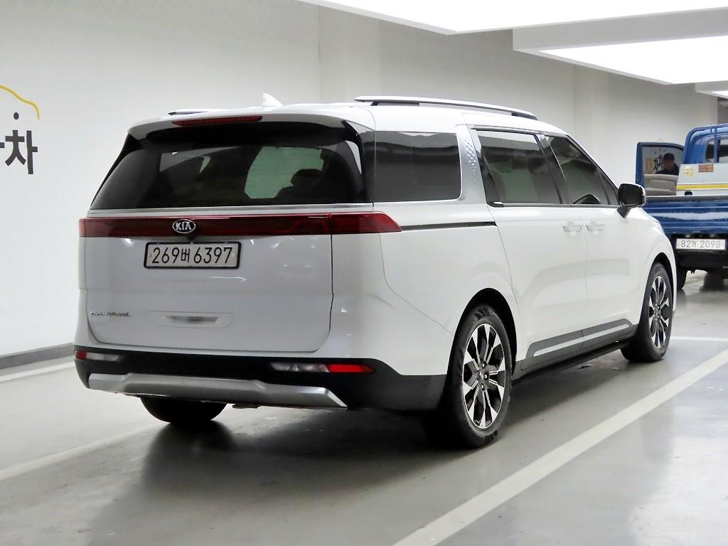 KIA Carnival - Vista 4