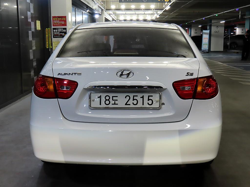 HYUNDAI Avante - Vista 5