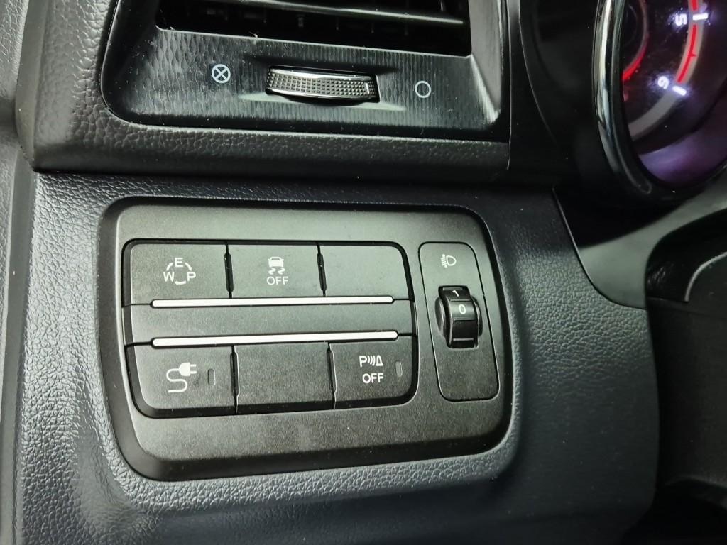 Ssangyong Tivoli 2016 Blanco - Importación desde Corea - HF Imports Iquique - Foto 15