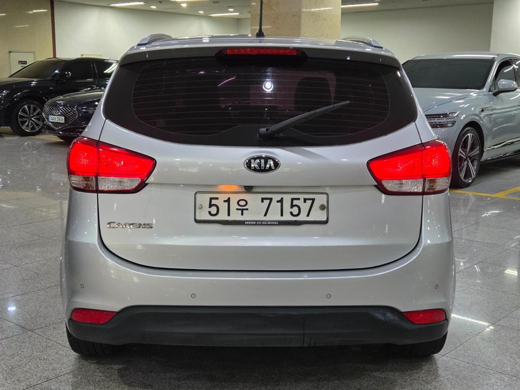 KIA Carens - Vista 4