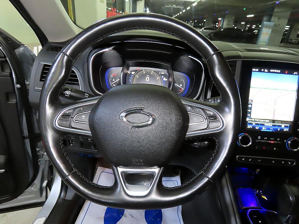 SAMSUNG QM6 - Vista 8