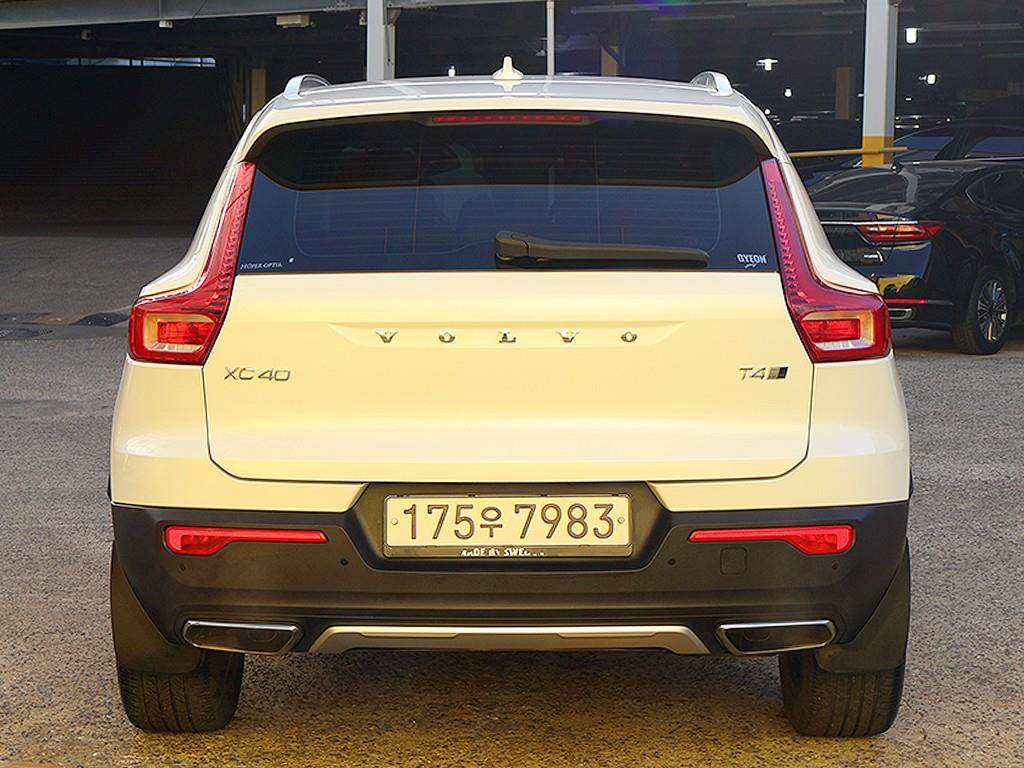 Volvo XC40 - Vista 5