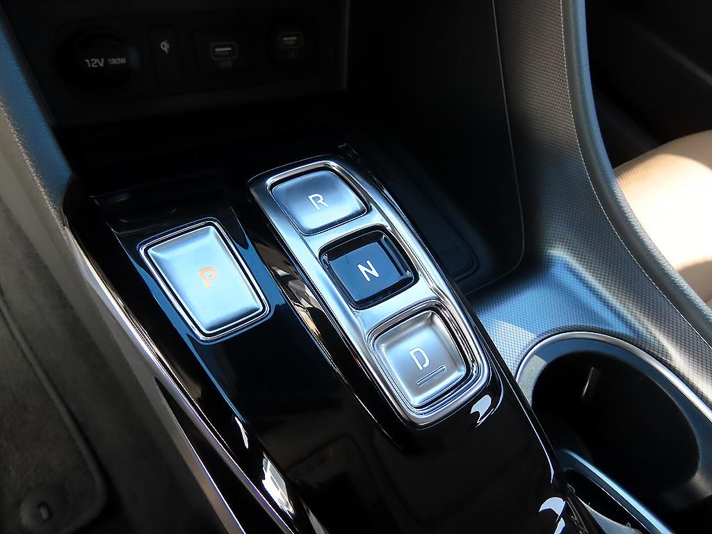 HYUNDAI Sonata - Vista 11