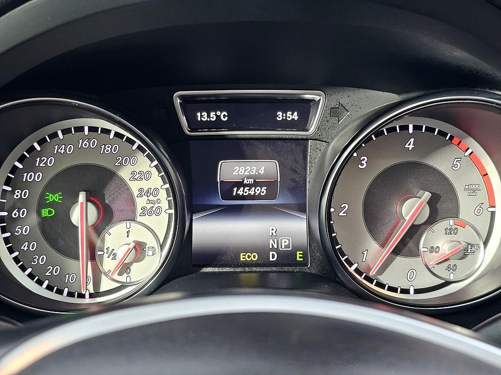 Mercedes Benz GLA Class - Vista 7