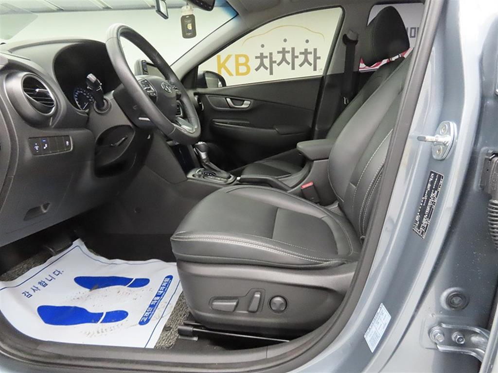 HYUNDAI Kona - Vista 5