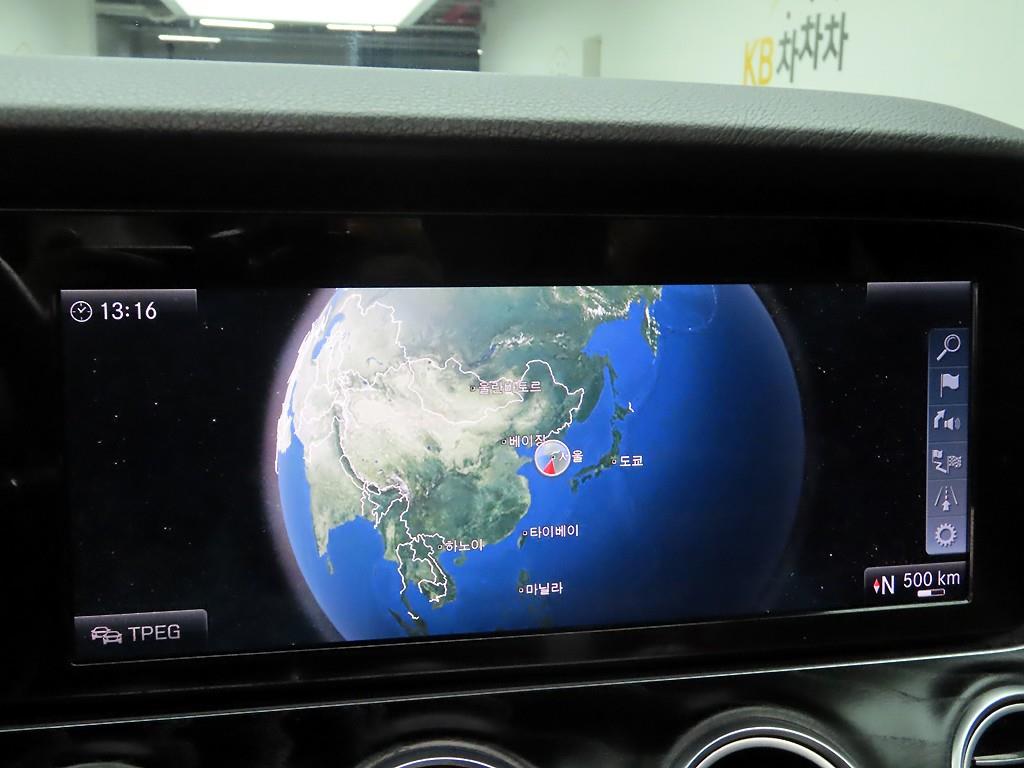 Mercedes Benz E class - Vista 8