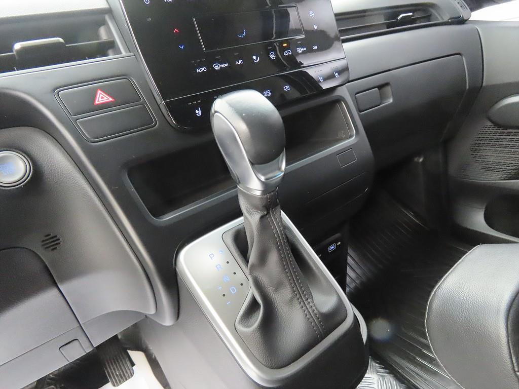 HYUNDAI Staria - Vista 10