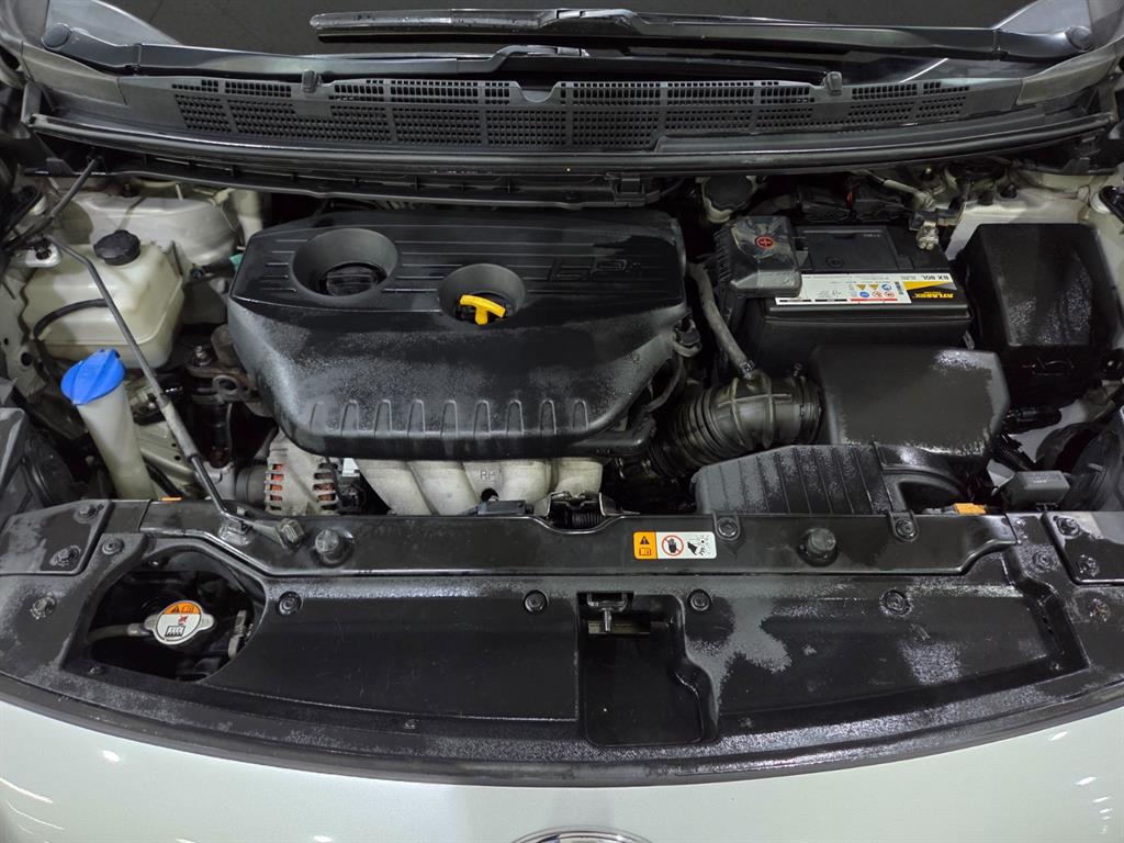 KIA Carens 2014 Plateado - Importación desde Corea - HF Imports Iquique - Foto 18