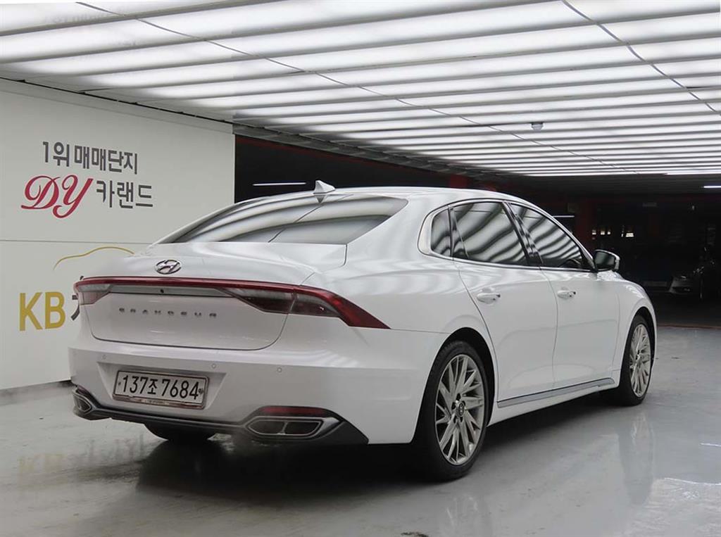 HYUNDAI Grandeur - Vista 4