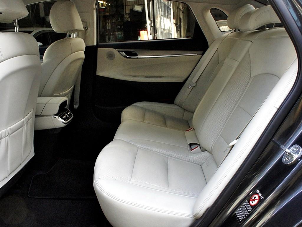 HYUNDAI Grandeur - Vista 11