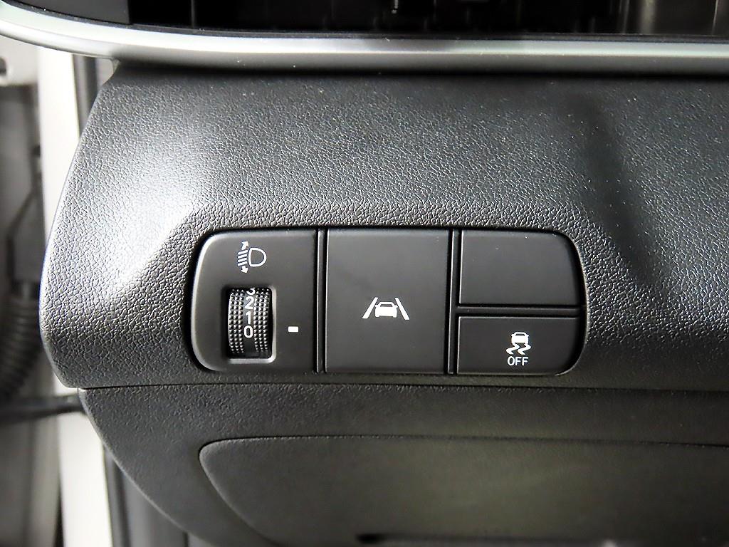 HYUNDAI Avante - Vista 12