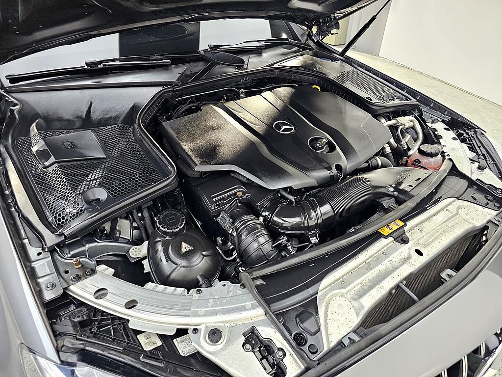 Mercedes Benz C Class - Vista 6