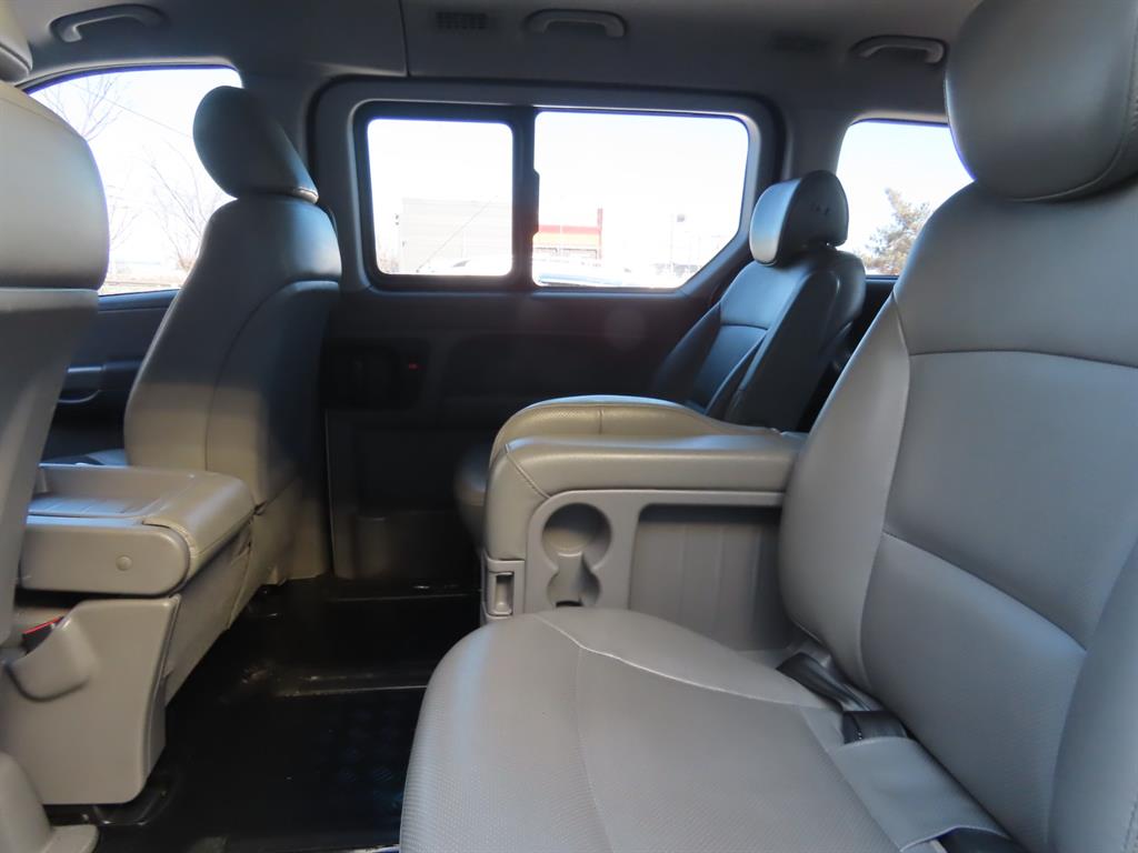 HYUNDAI Starex - Vista 11