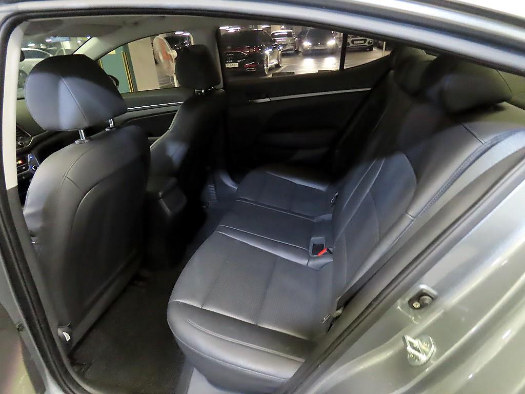 HYUNDAI Avante - Vista 7