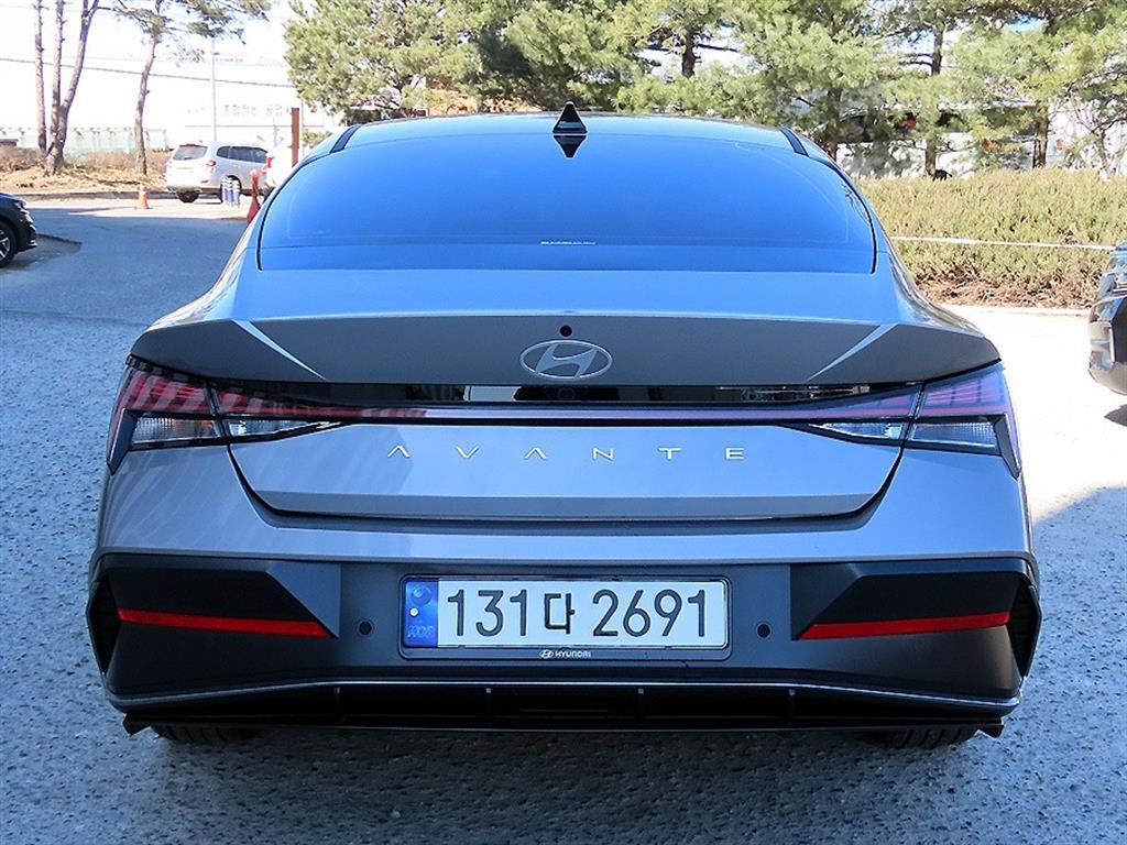 HYUNDAI Avante - Vista 4