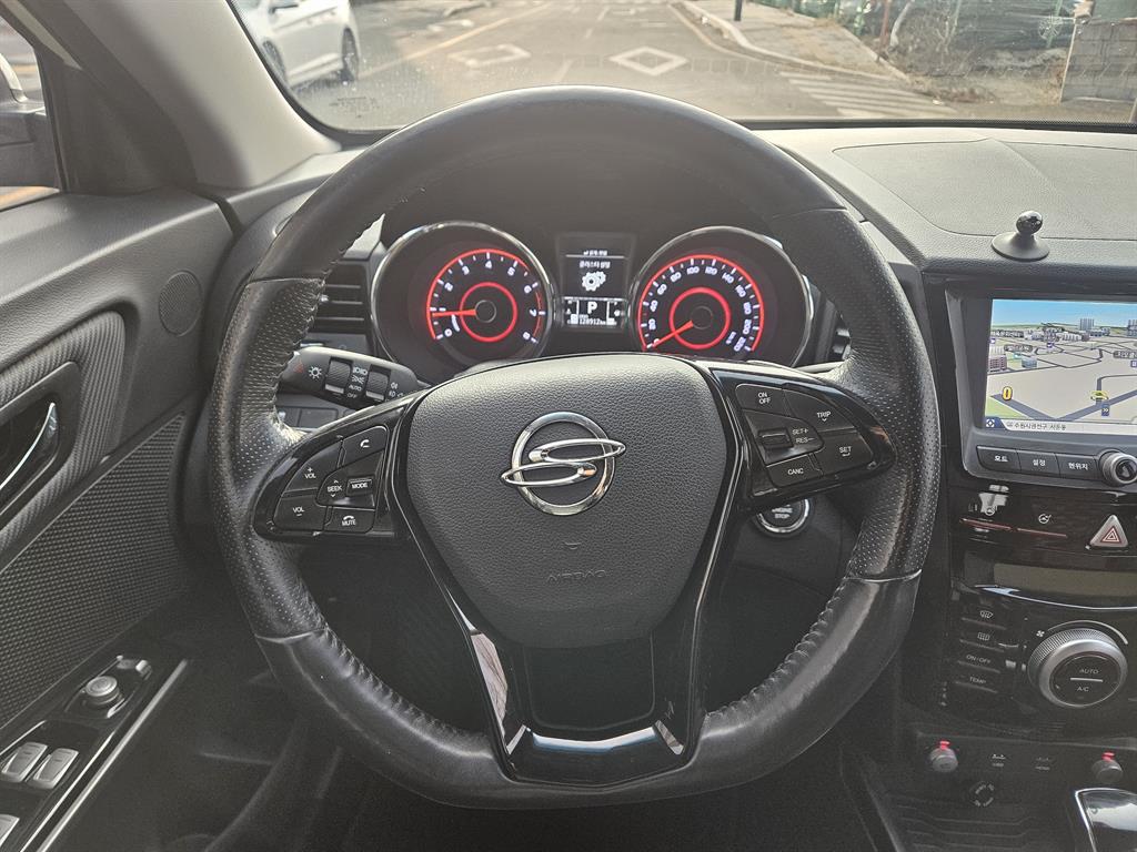 Ssangyong Tivoli 2019 Blanco - Importación desde Corea - HF Imports Iquique - Foto 13