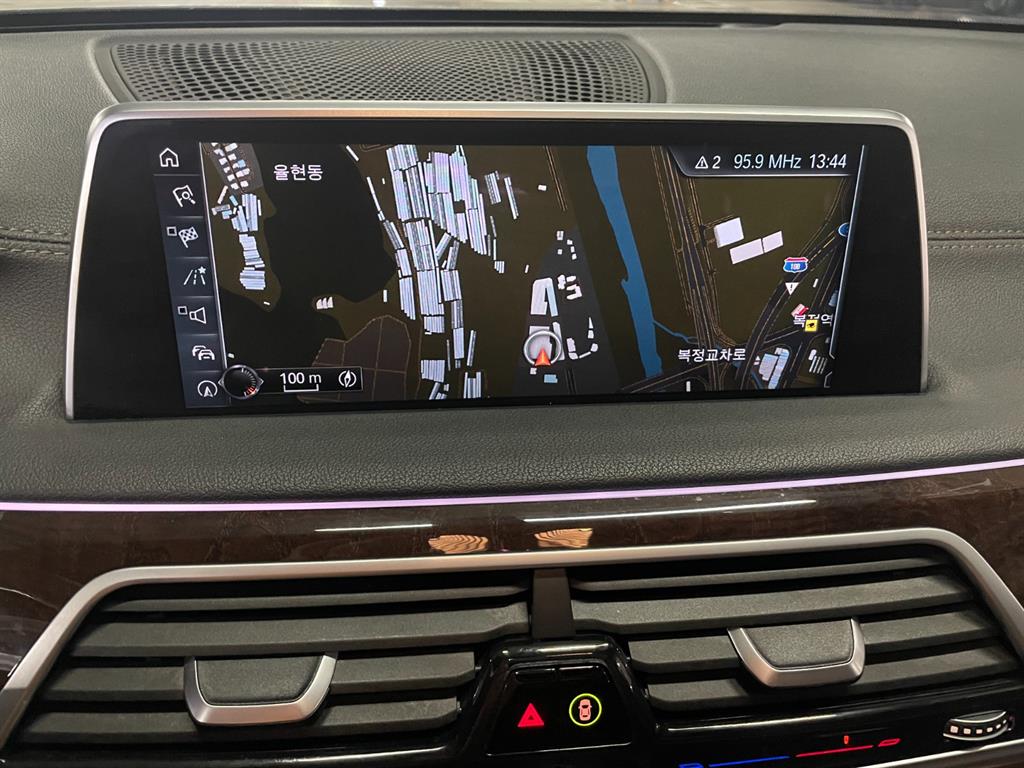 BMW 7 Series - Vista 8