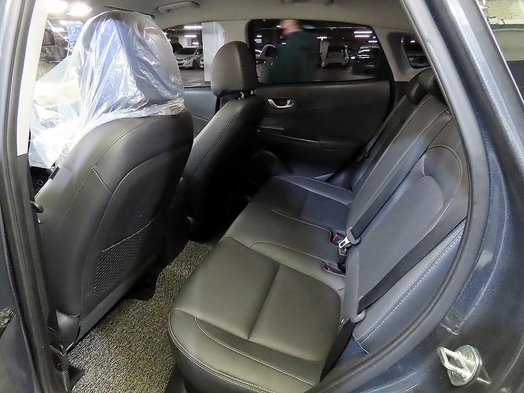 HYUNDAI Kona - Vista 7