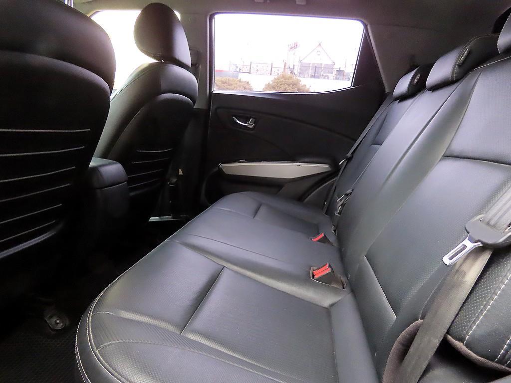 Ssangyong Tivoli - Vista 6