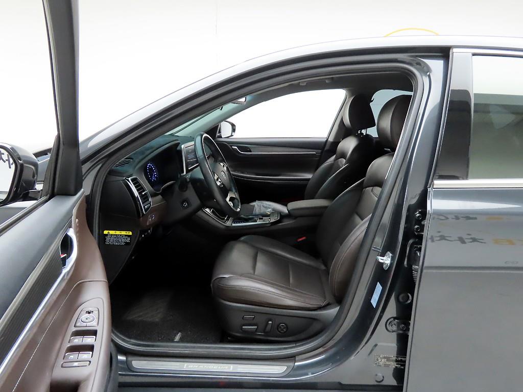 HYUNDAI Grandeur - Vista 12