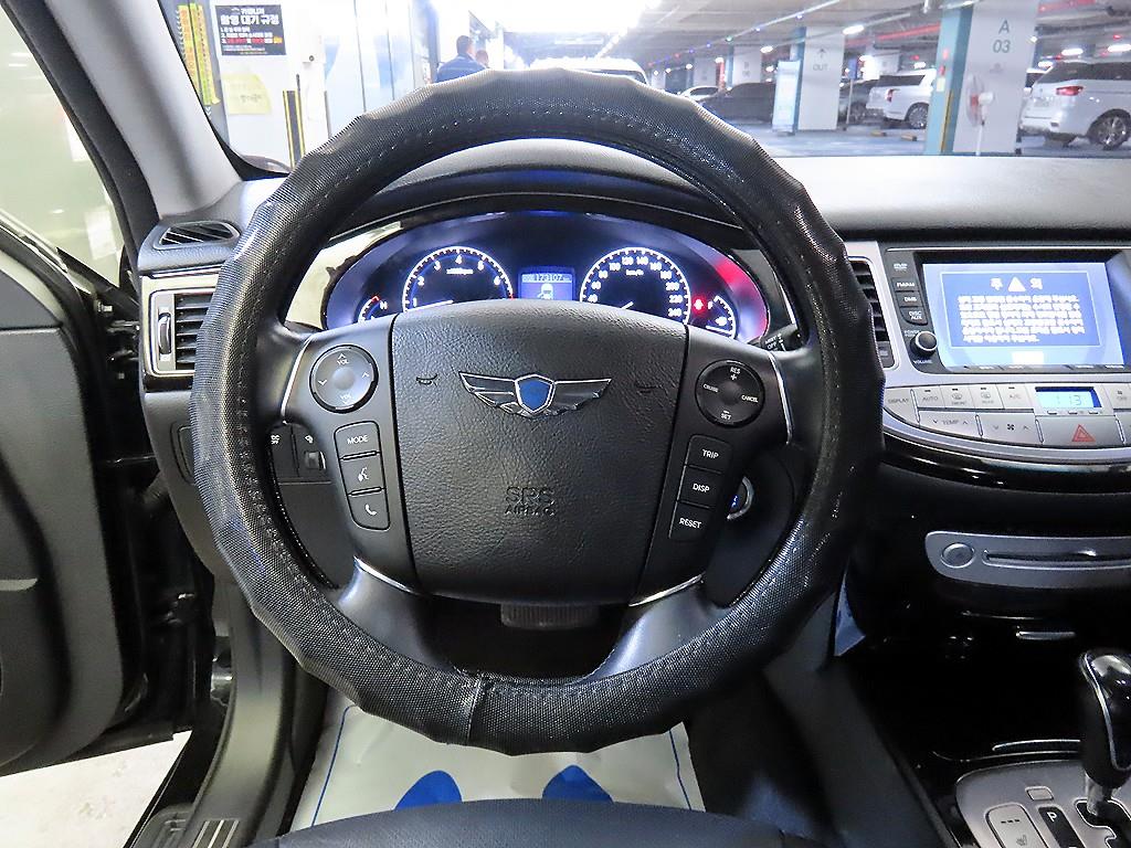 HYUNDAI Genesis - Vista 8