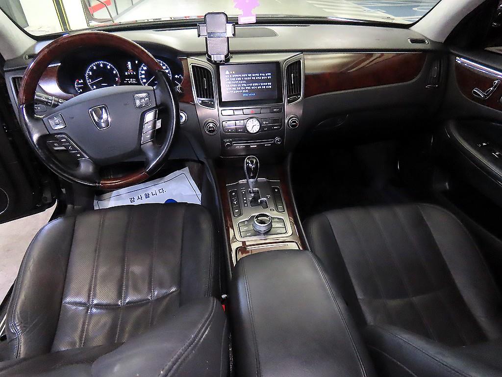 HYUNDAI Equus - Vista 10