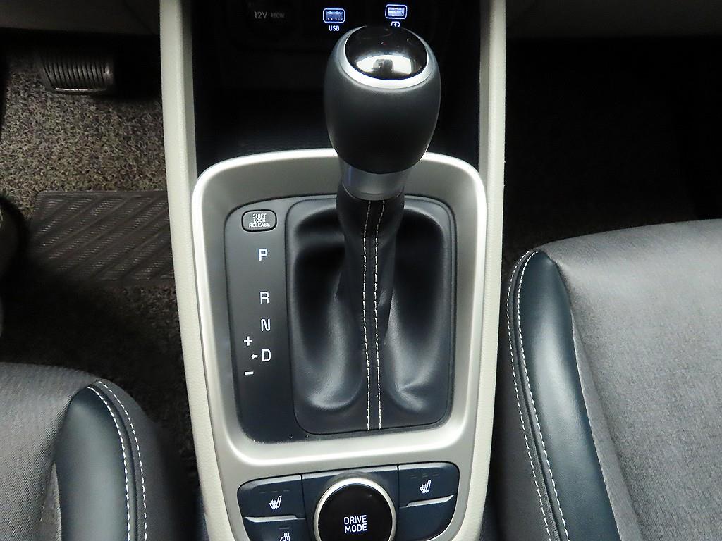 HYUNDAI Venue - Vista 10