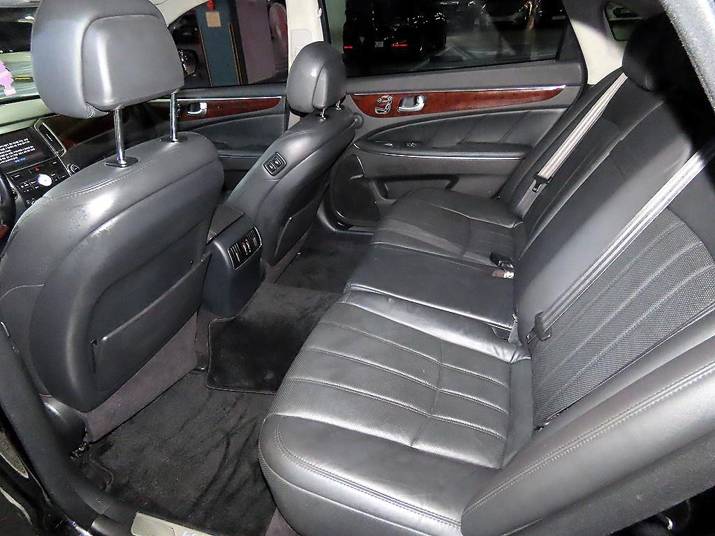 HYUNDAI Equus - Vista 7