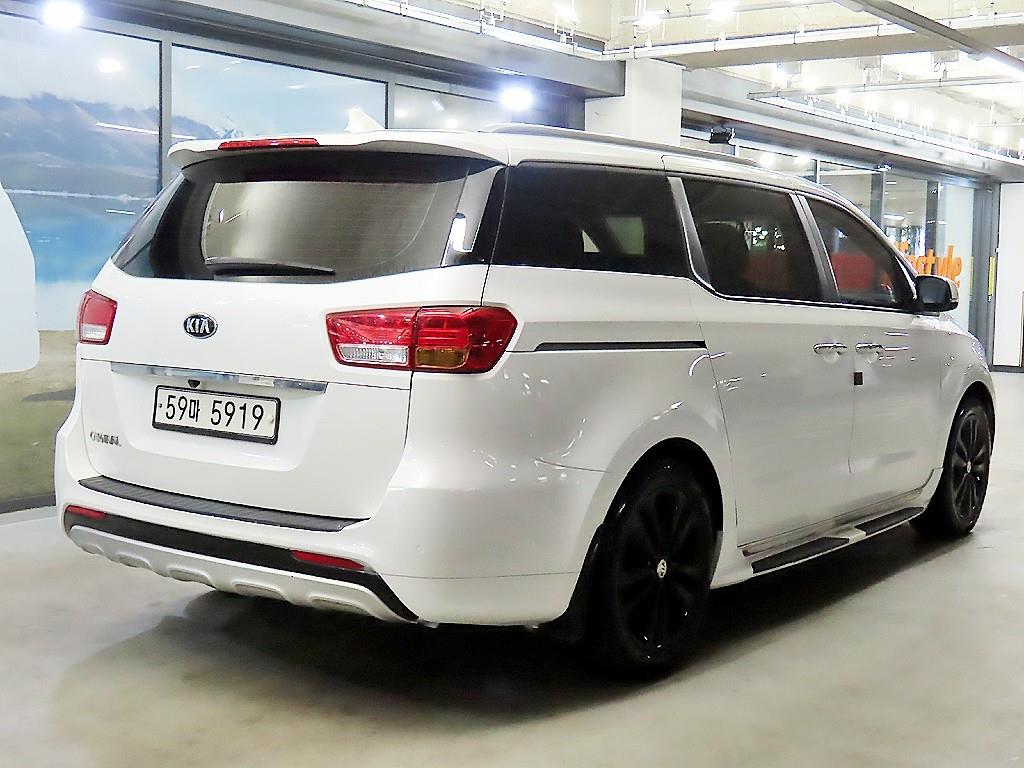 KIA Carnival - Vista 4