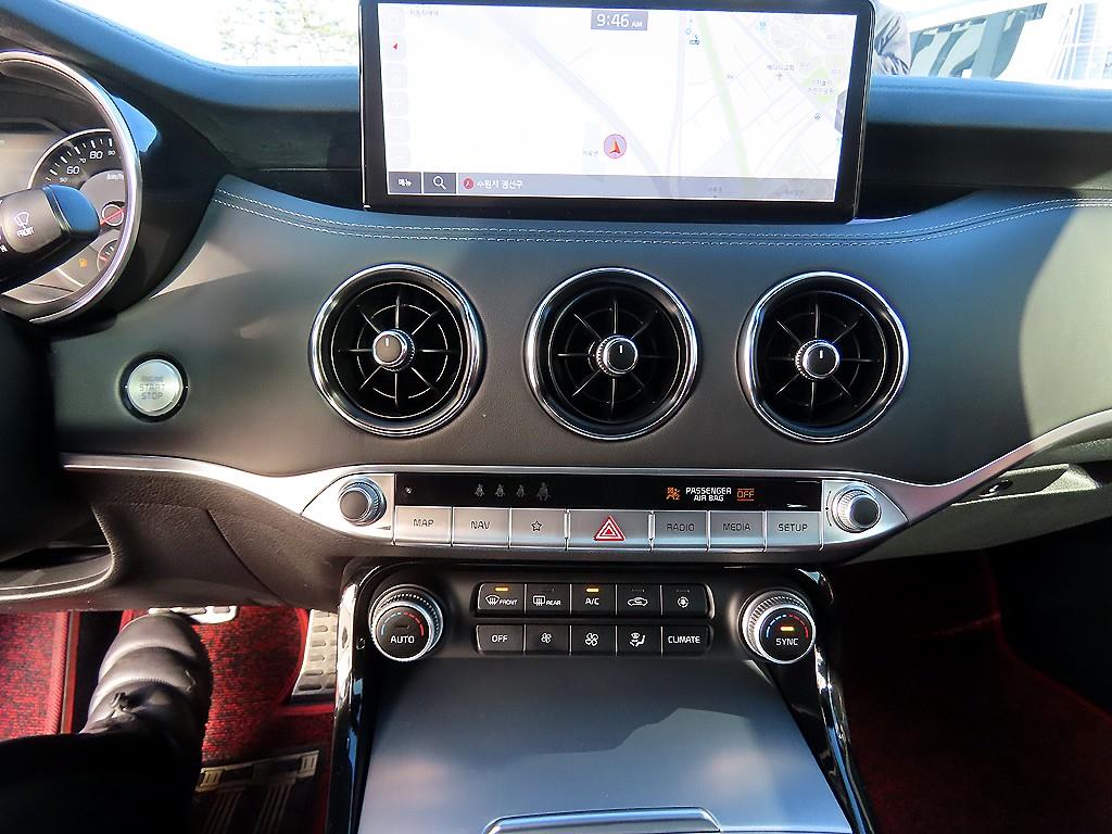 KIA Stinger - Vista 12