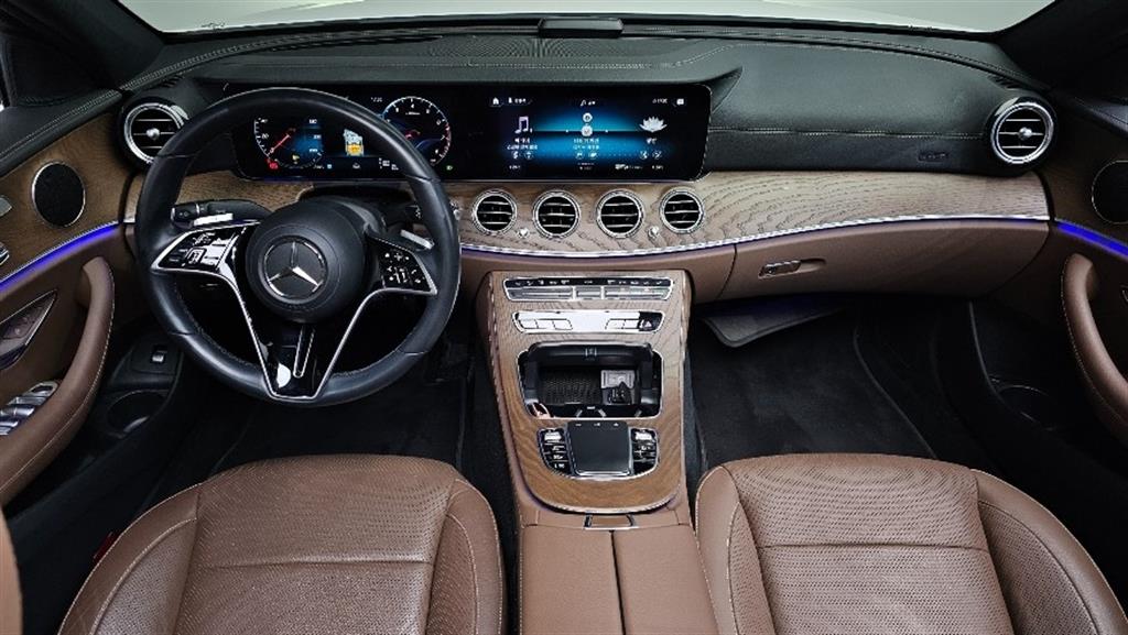 Mercedes Benz E class - Vista 7