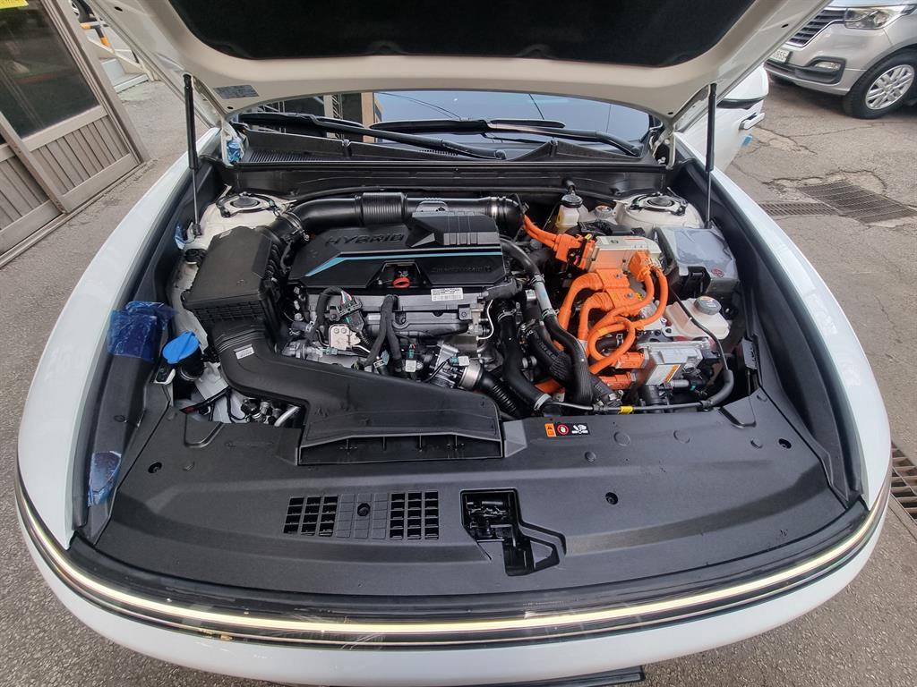 HYUNDAI Grandeur - Vista 10