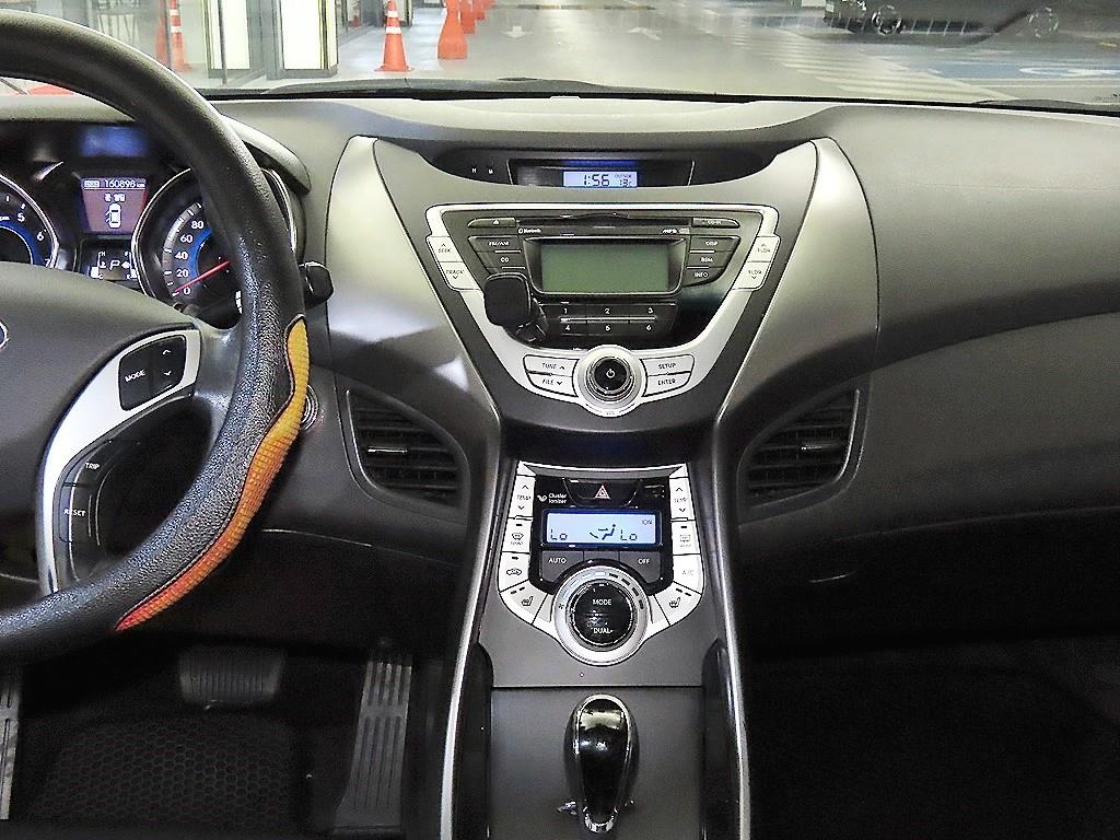 HYUNDAI Avante - Vista 11