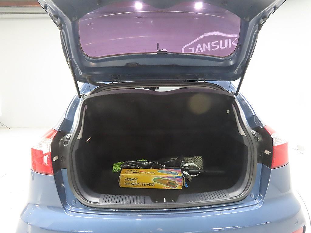 KIA Pride 2016 Azul - Importación desde Corea - HF Imports Iquique - Foto 9